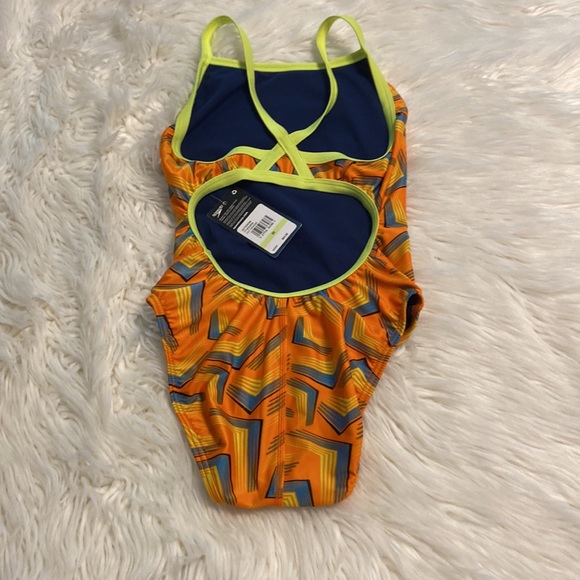 Speedo Swimsuit size 30 brand new with tags - Picture 6 of 8